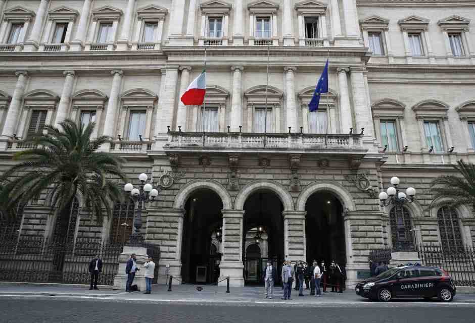 Se vuole uscire dalla trappola dei bonus il governo legga questo paper di Bankitalia