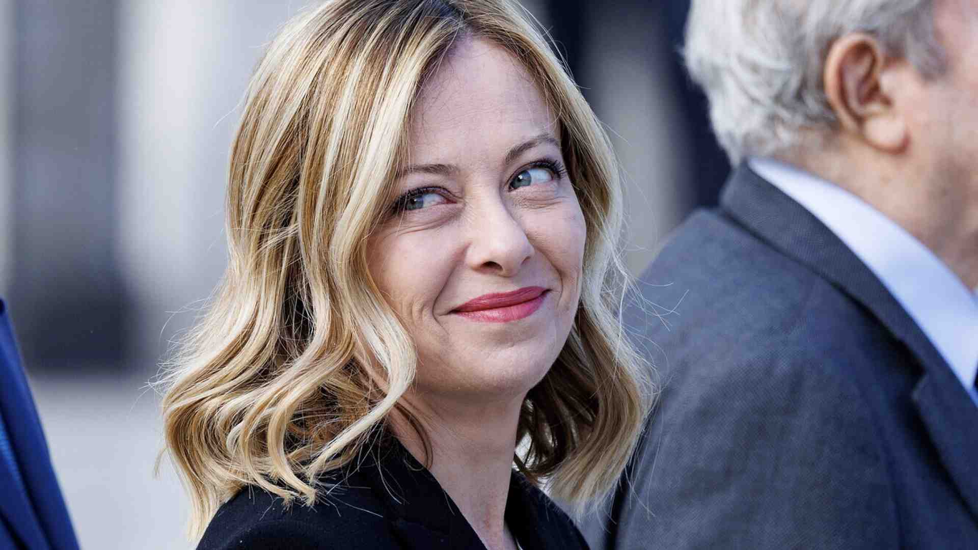 Surrealtà dal voto al Patto di stabilità. Ceci n’est pas un déficit