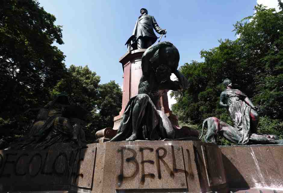 Vedi alla voce (ambigua): colonialismo. Un saggio