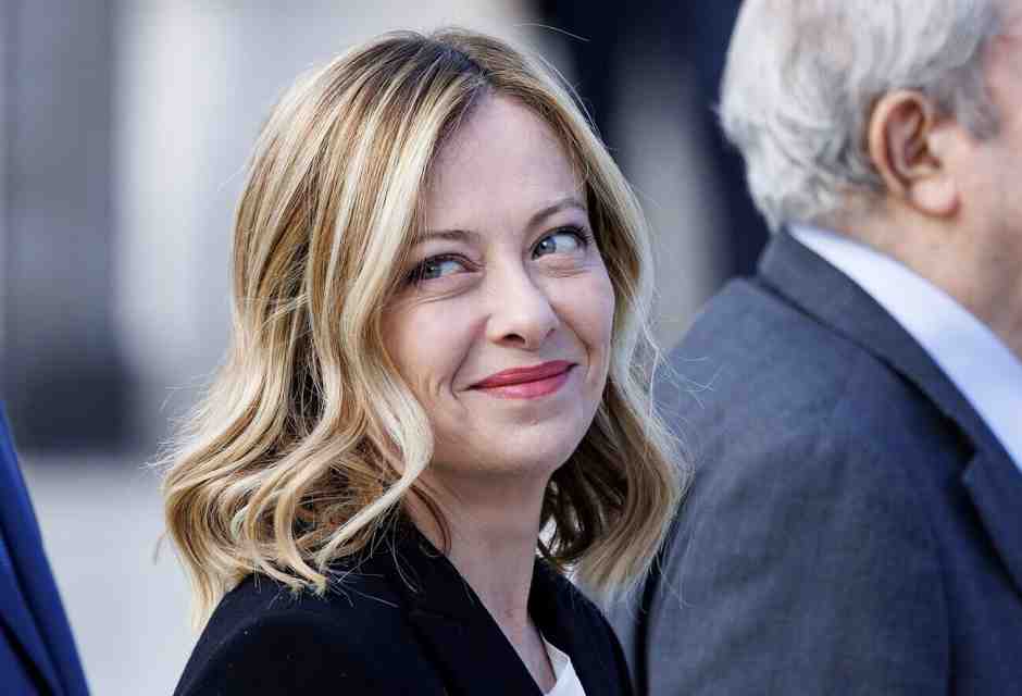 Surrealtà dal voto al Patto di stabilità. Ceci n’est pas un déficit