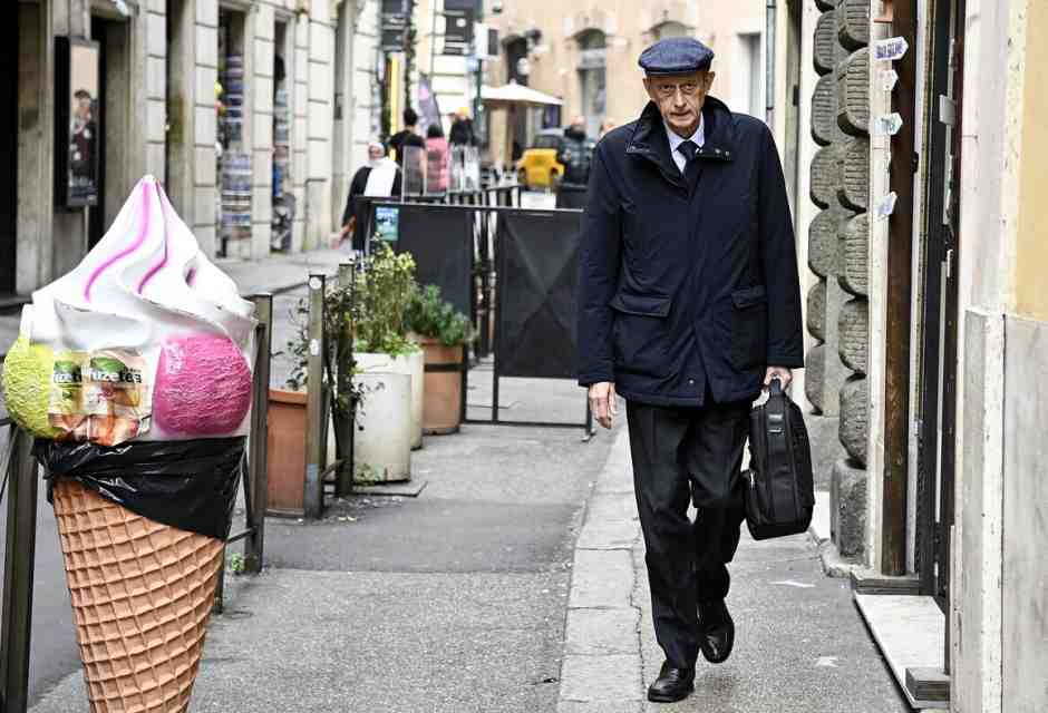 Del diritto al taccheggio nel mercatino dei falsi ricchi di un aeroporto