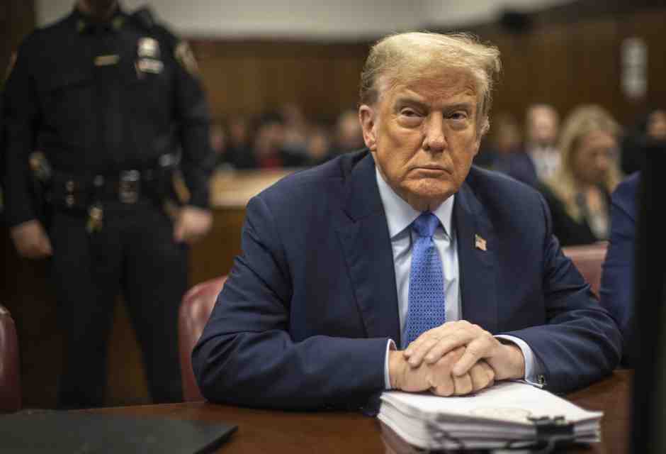 Nel labirinto legale di Trump, che mischia furia e capricci. Ma è bloccato lì