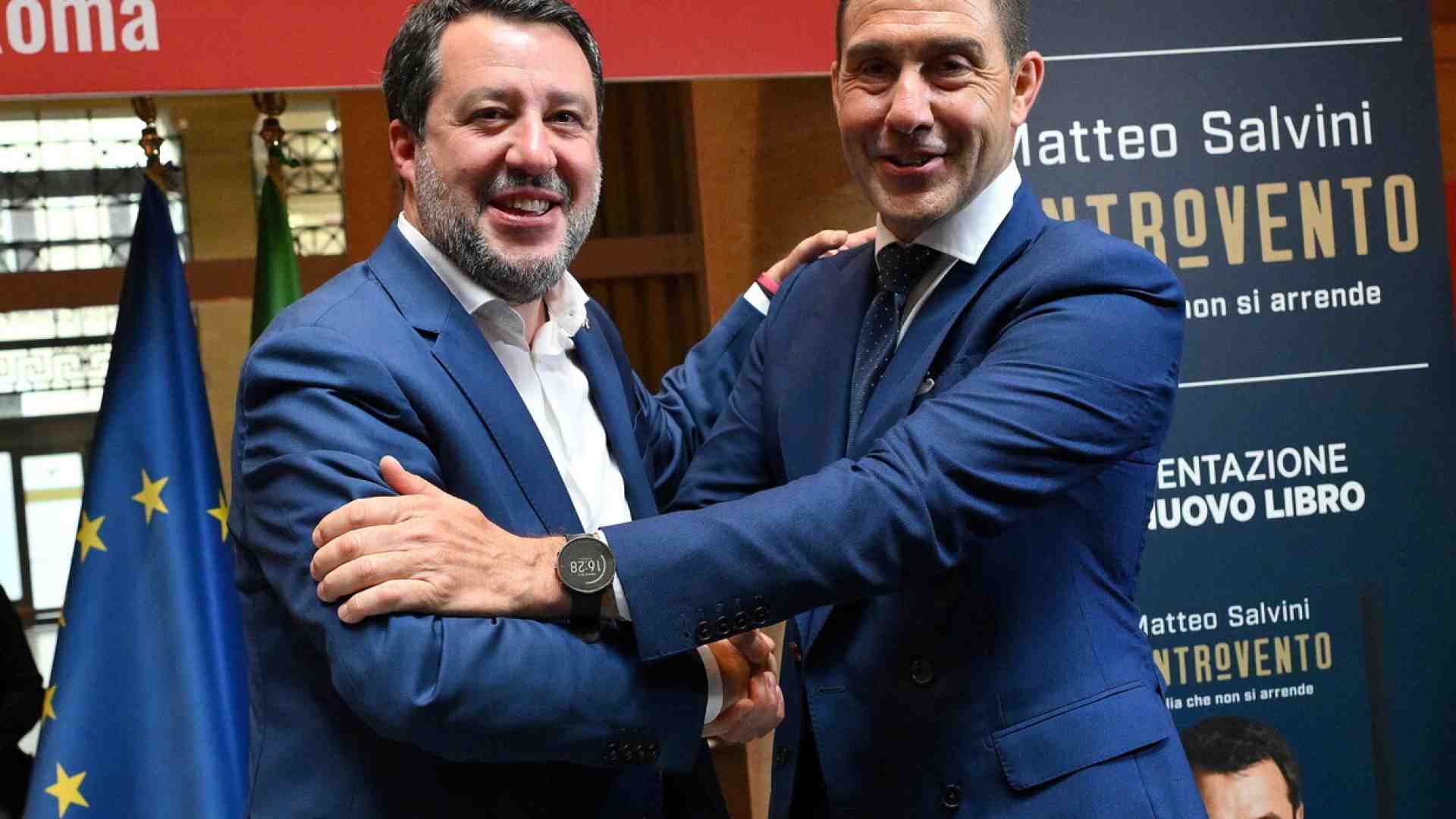 Il generale non fa bum bum. Il debutto soft di Vannacci con Salvini (che si piega al Nord)