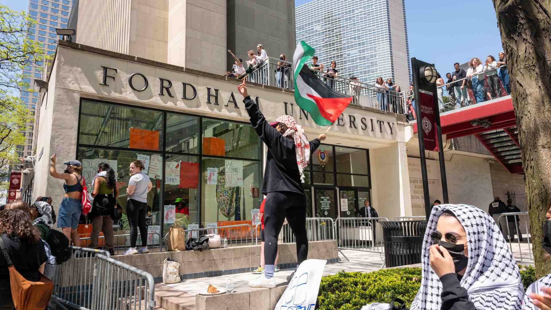 “L’Iran usa gruppi universitari per destabilizzare l’occidente”, dice Emmanuel Razavi