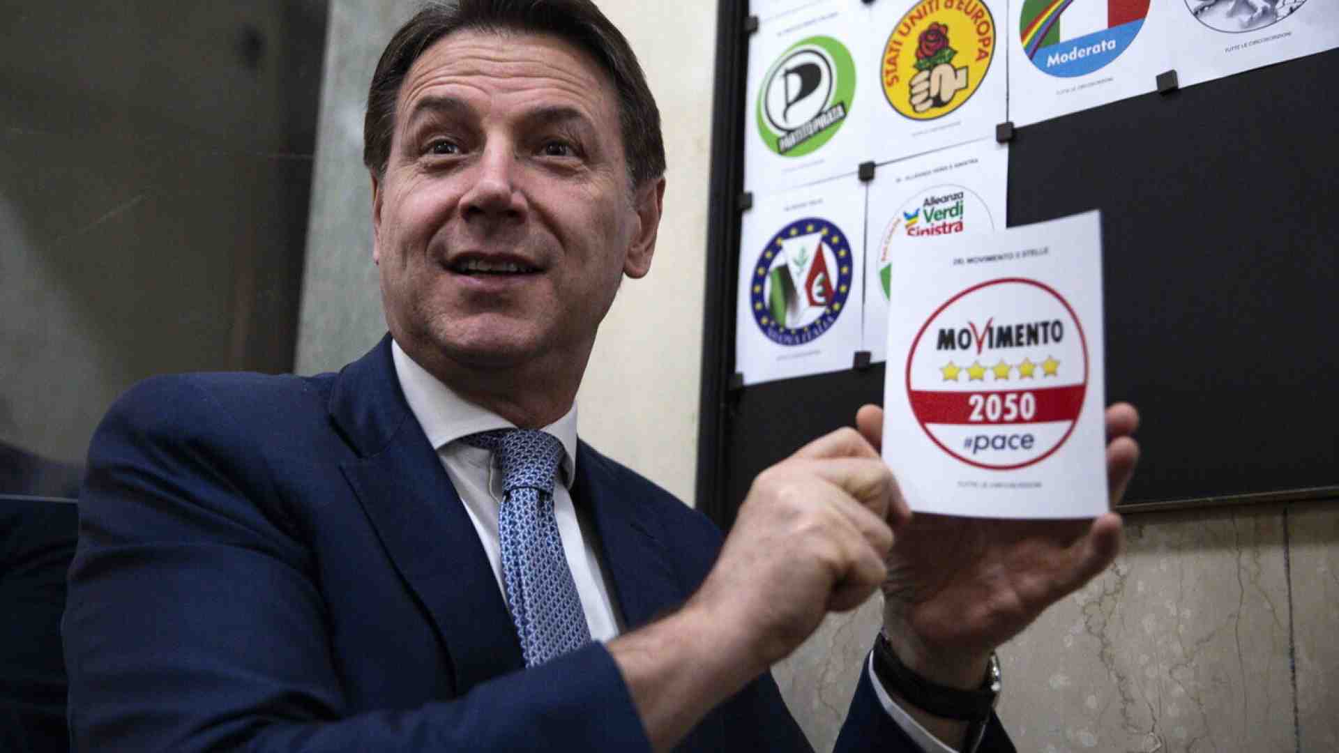 Il Movimento cinque stelle pensa a un gruppo europeo con i rossobruni di Bsw