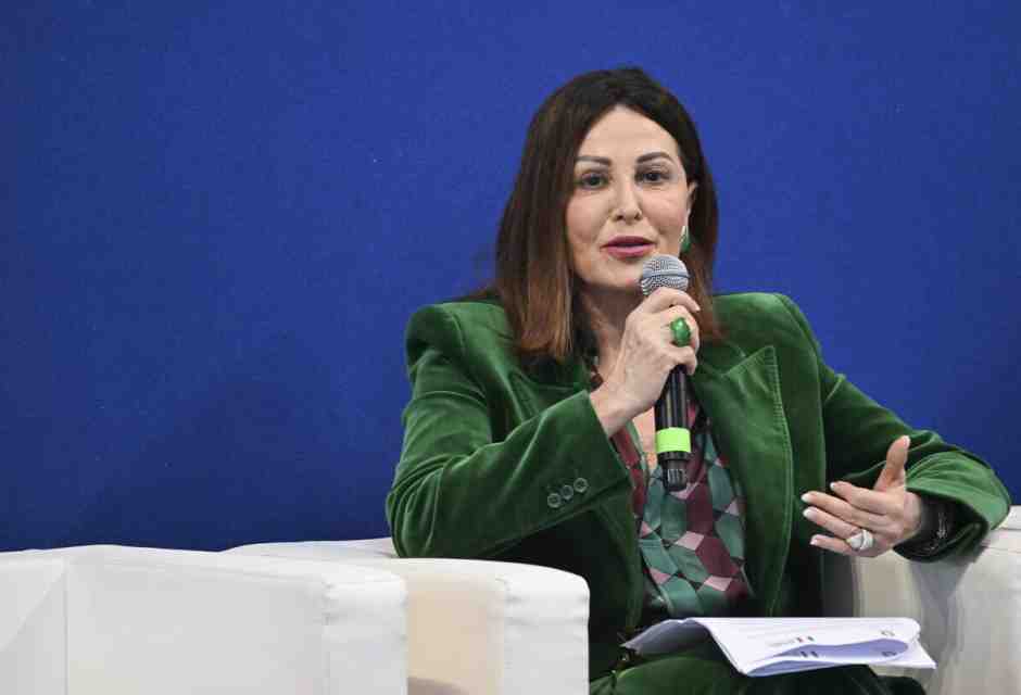 La procura di Milano chiede il processo per Santanché: avrebbe truffato l'Inps