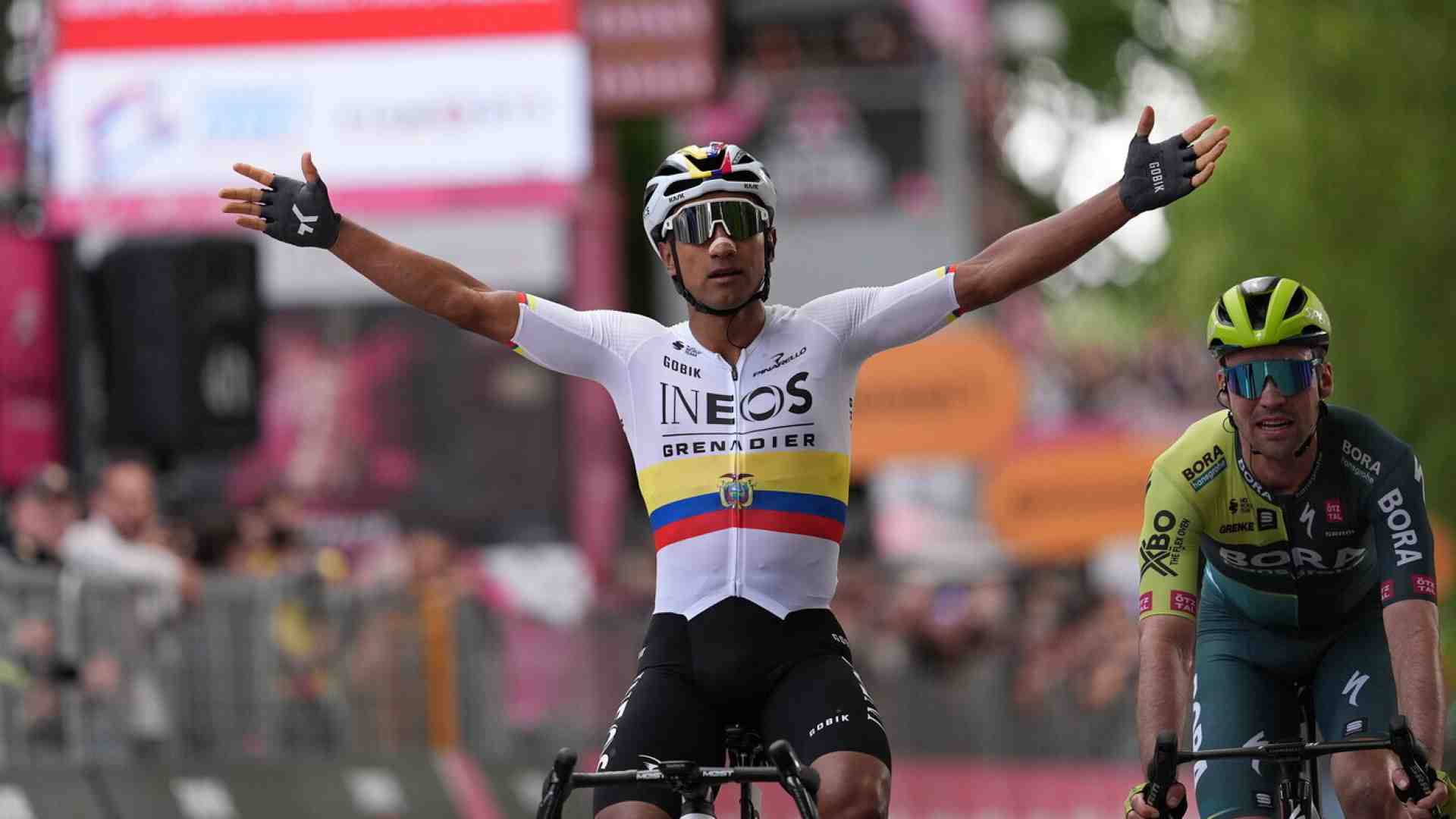 Il fermoimmagine dello stupore: a Torino vince Jhonatan Narvaez