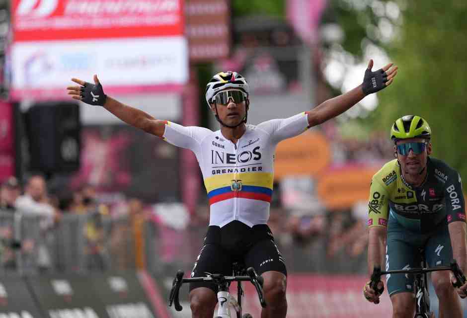 Il fermoimmagine dello stupore: a Torino vince Jhonatan Narvaez