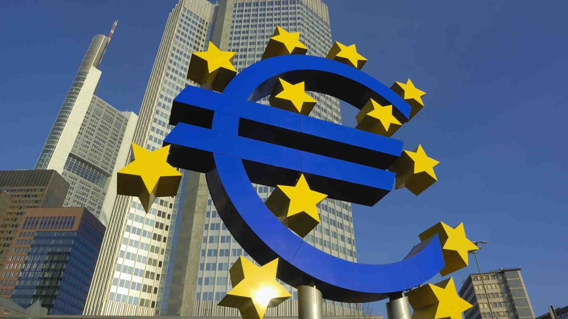 Abbassare i tassi di interesse? Perché ne avrebbe più ragioni la Fed della Bce