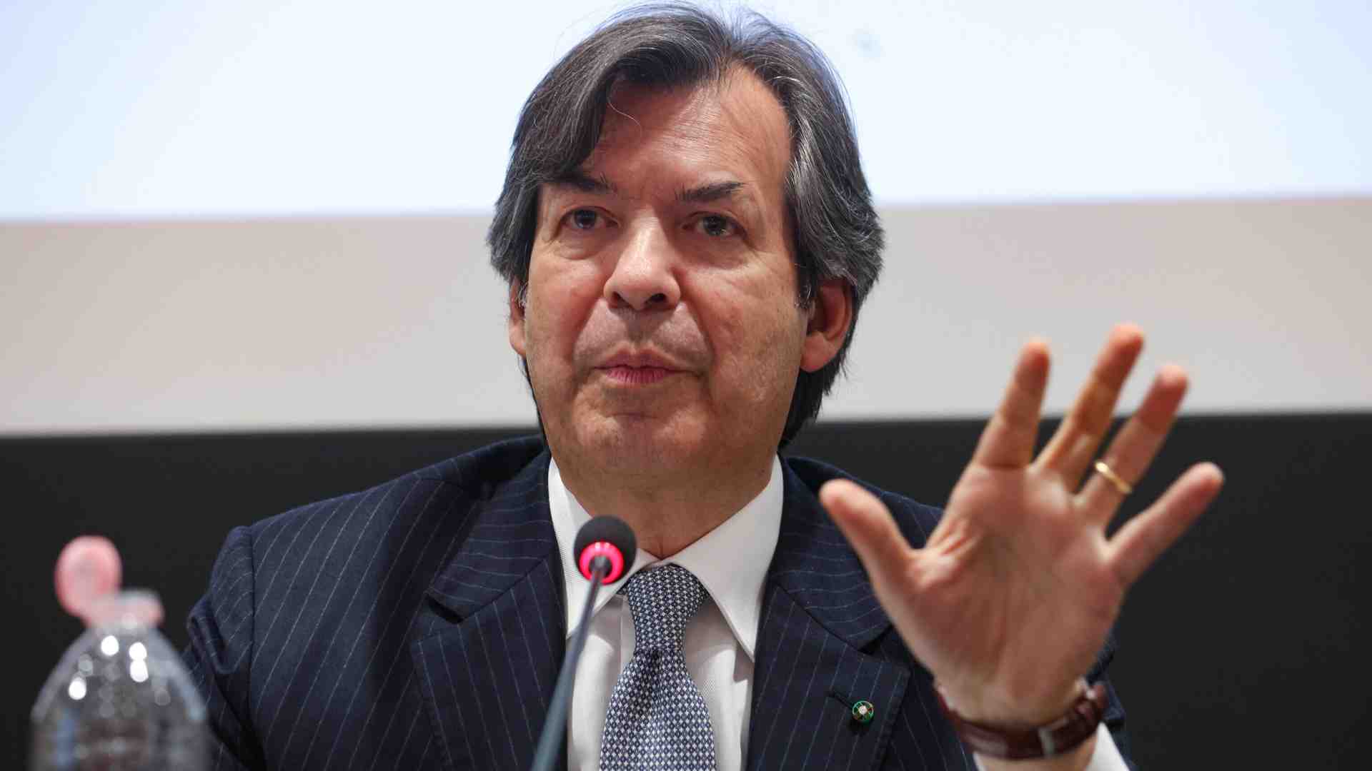 Non basta cambiare una casella: l'Abi ha perso ogni ragione di esistenza