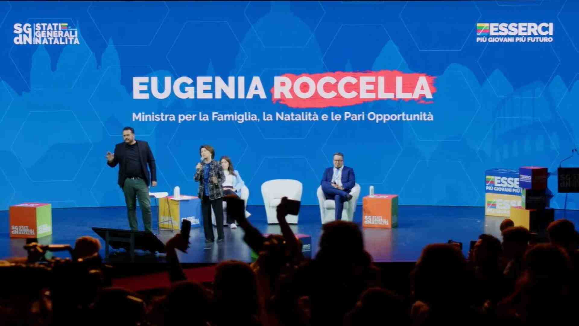 La ministra Roccella contestata agli Stati generali per la Natalità: salta l'intervento