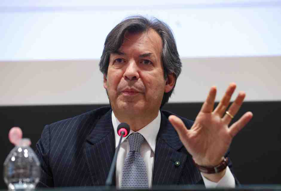 Non basta cambiare una casella: l'Abi ha perso ogni ragione di esistenza