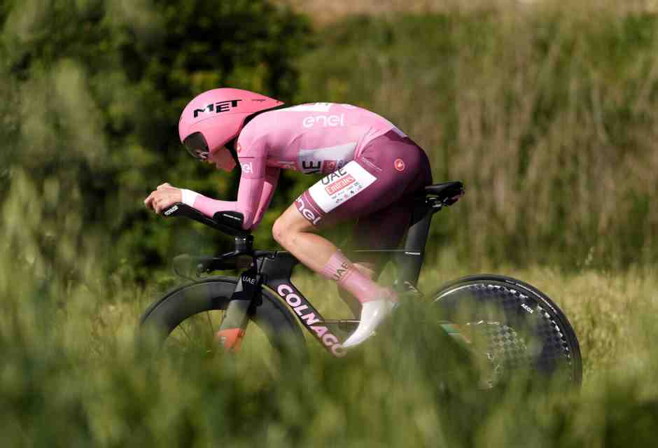 La levitazione di Tadej Pogacar