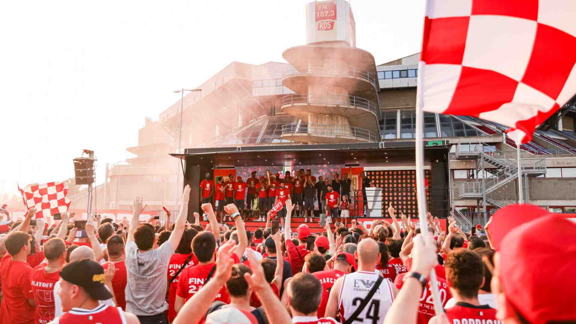 Milano comincia la sua prova del tre