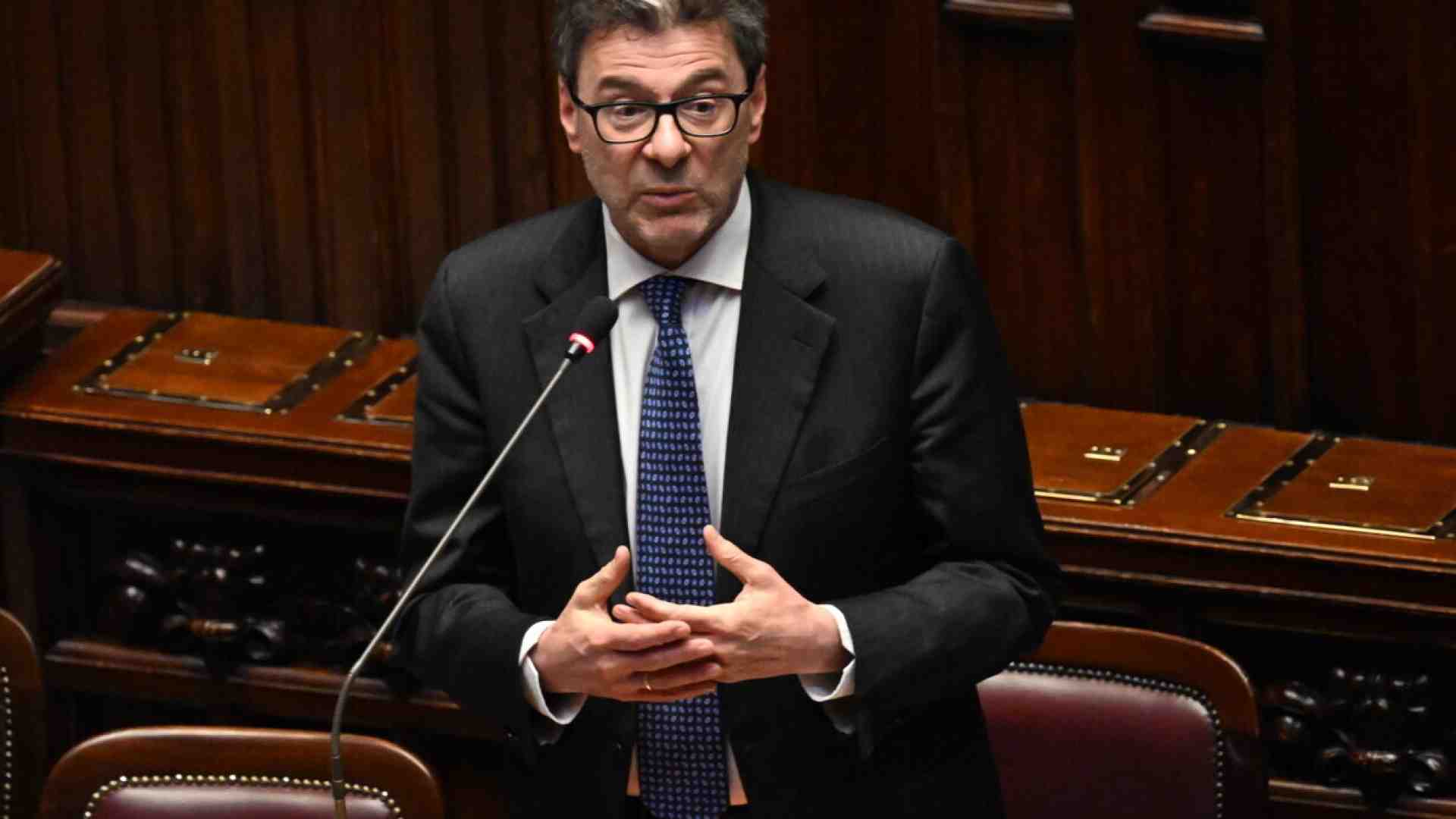 La maggioranza corre ai ripari in commissione per evitare di "andare sotto" sul Superbonus. Sugar Tax rinviata al 2025