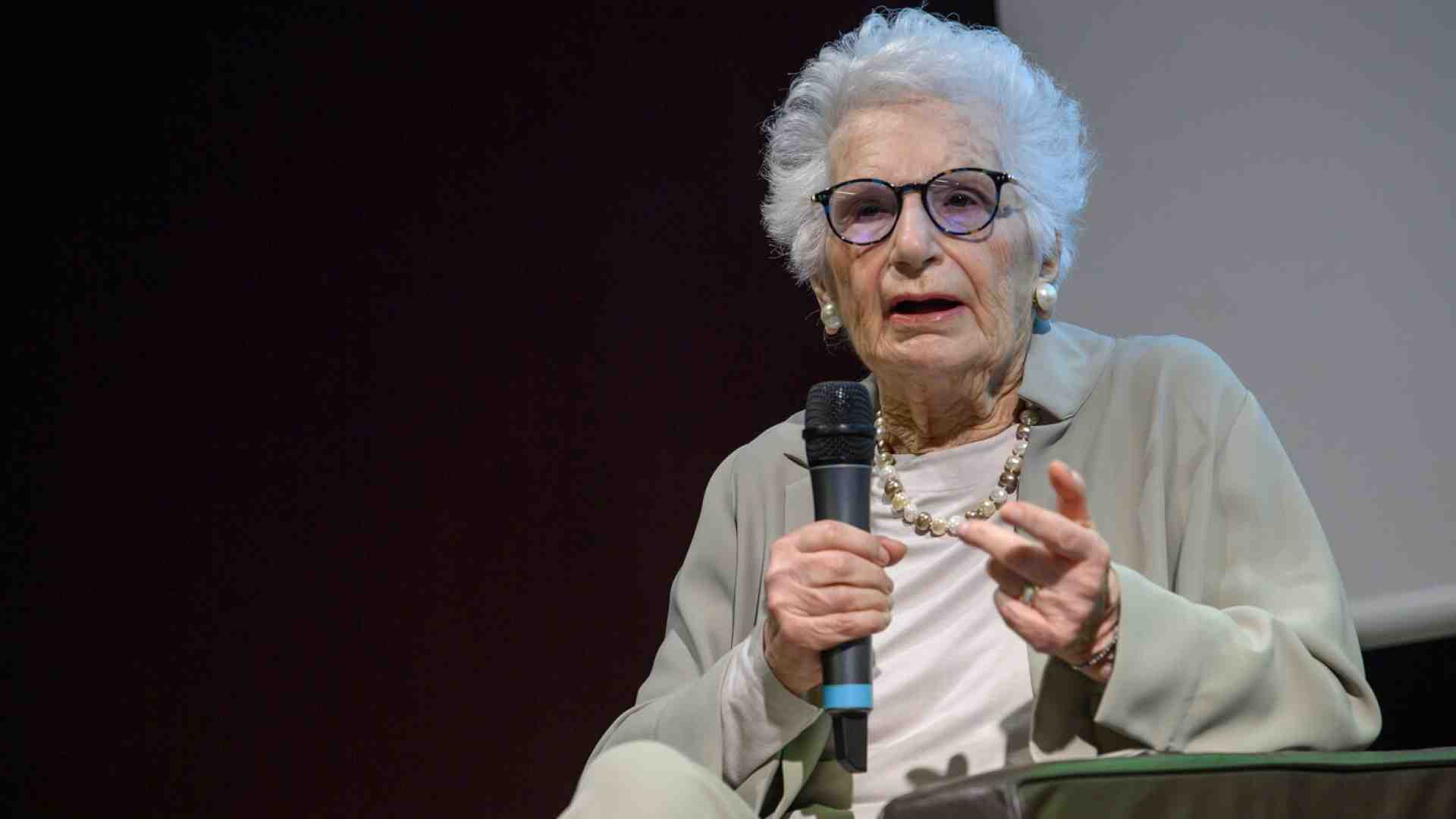 Liliana Segre: "Ricevo minacce pazzesche ma non rinuncio alla mia vita. Gli odiatori vanno curati"