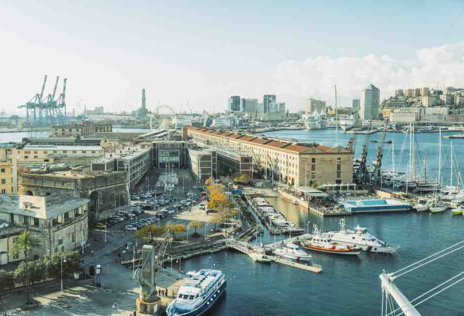 Contro la corruzione serve combattere anche le esondazioni del pubblico