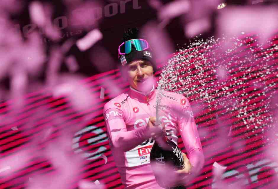 Il Giro d'Italia tra forche, streghe e liquori