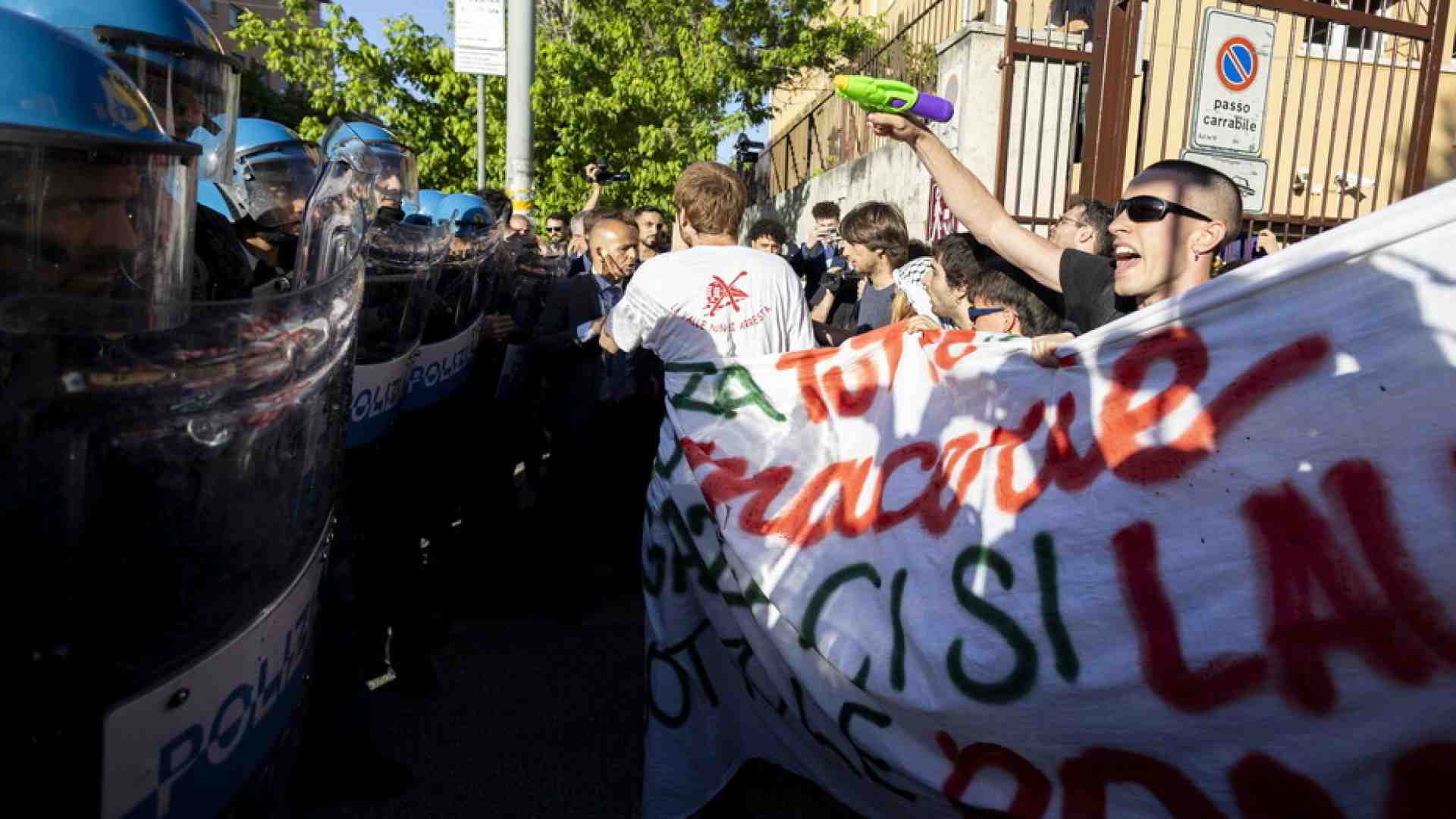 L’abdicazione delle università e le parole forti di Mattarella