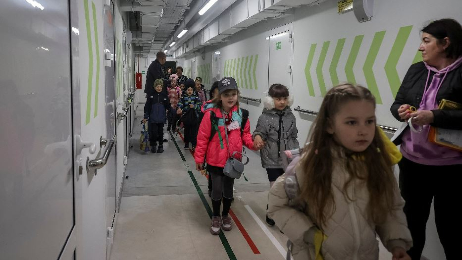 Apre la prima scuola sottoterra anti-missile. «Segno di speranza» per Kharkiv