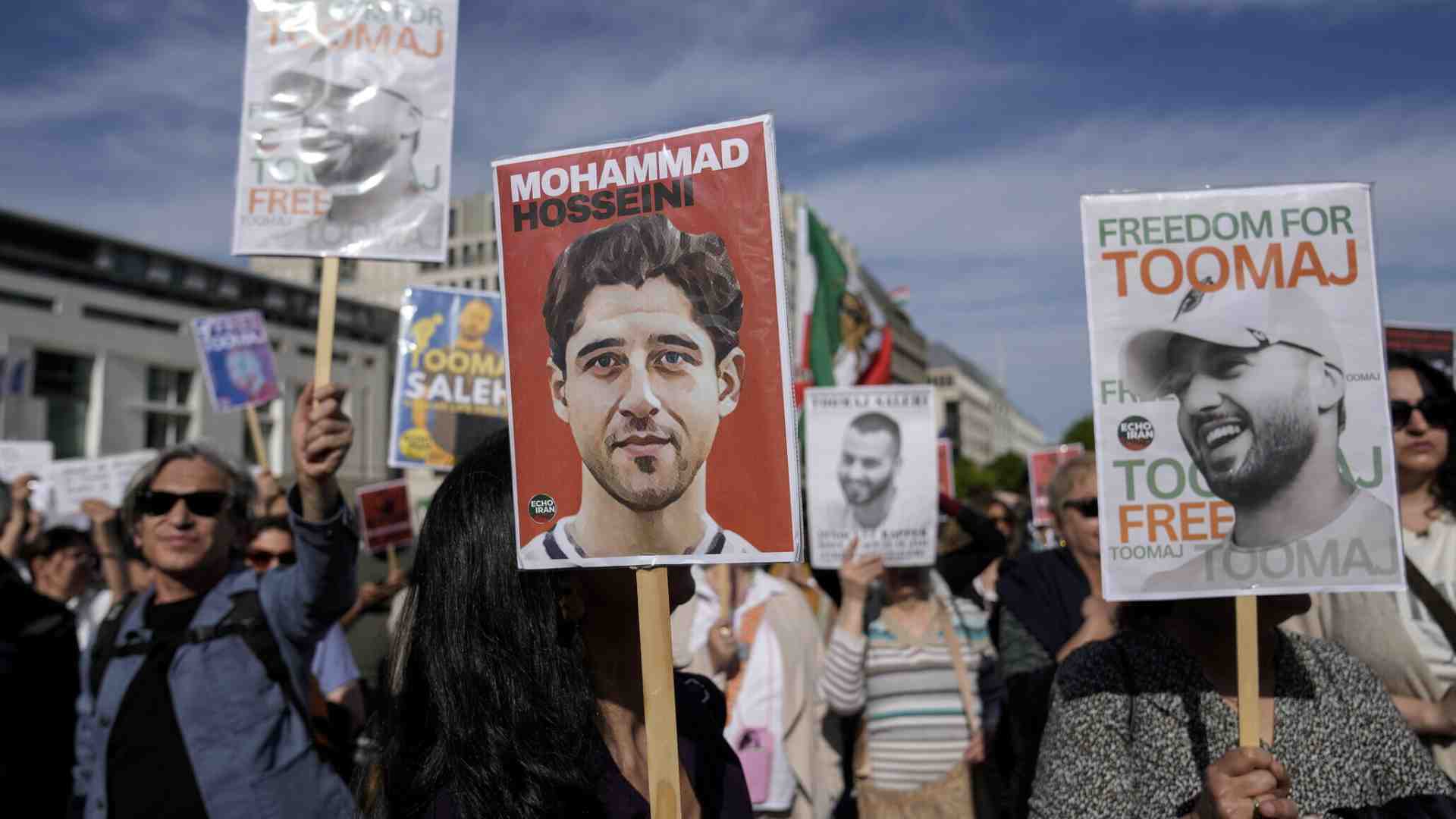 L’appello della cugina di Toomaj, il rapper iraniano condannato a morte: “Mobilitiamoci”