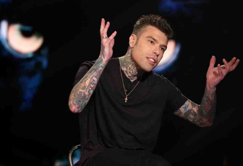 Bad Fedez è tornato. Ma un giorno si sveglierà e si chiederà: chi sono io davvero?