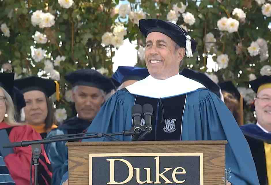 Lo splendido discorso di Jerry Seinfeld che alcuni laureati della Duke non hanno voluto ascoltare