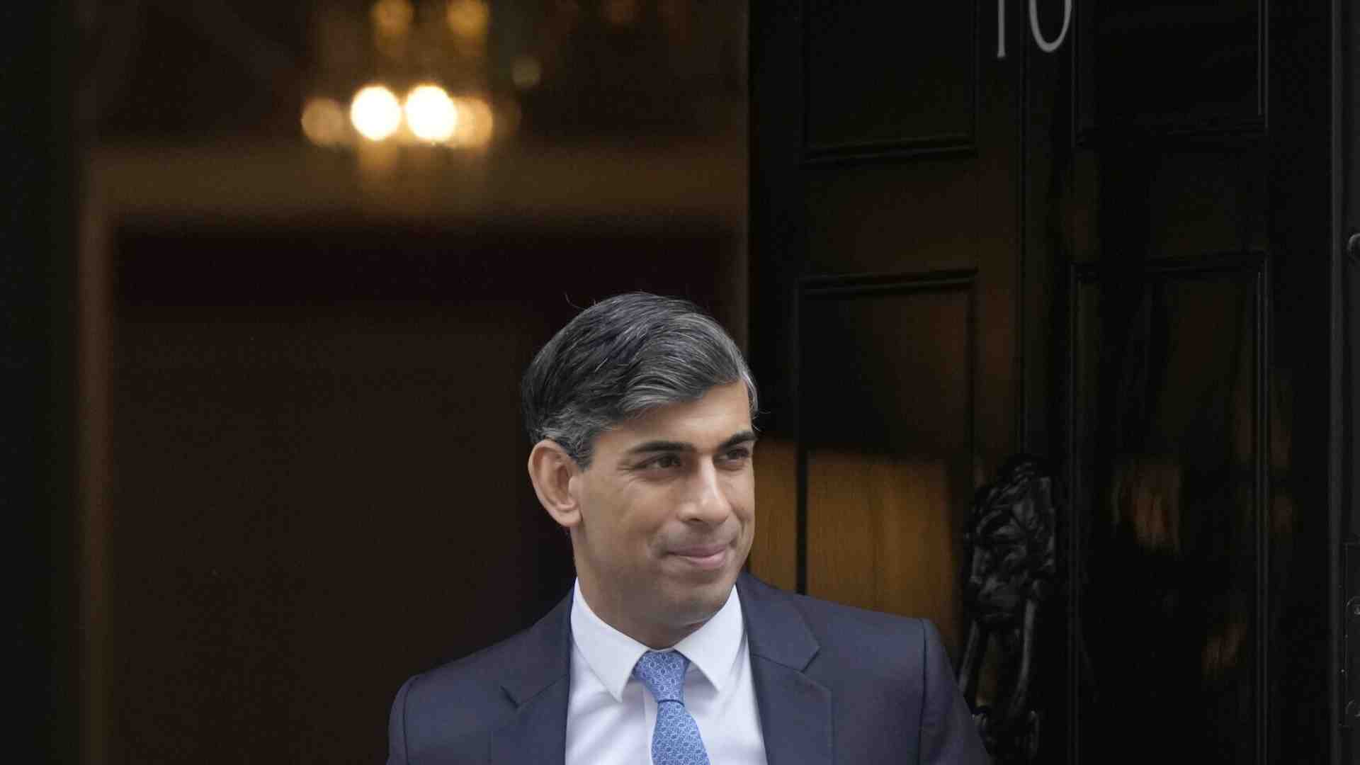 Ecco il decalogo di Sunak che silenzia l’identità di genere a scuola