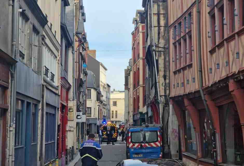 Un uomo ha cercato di incendiare una sinagoga a Rouen, in Francia. Ucciso dalla polizia