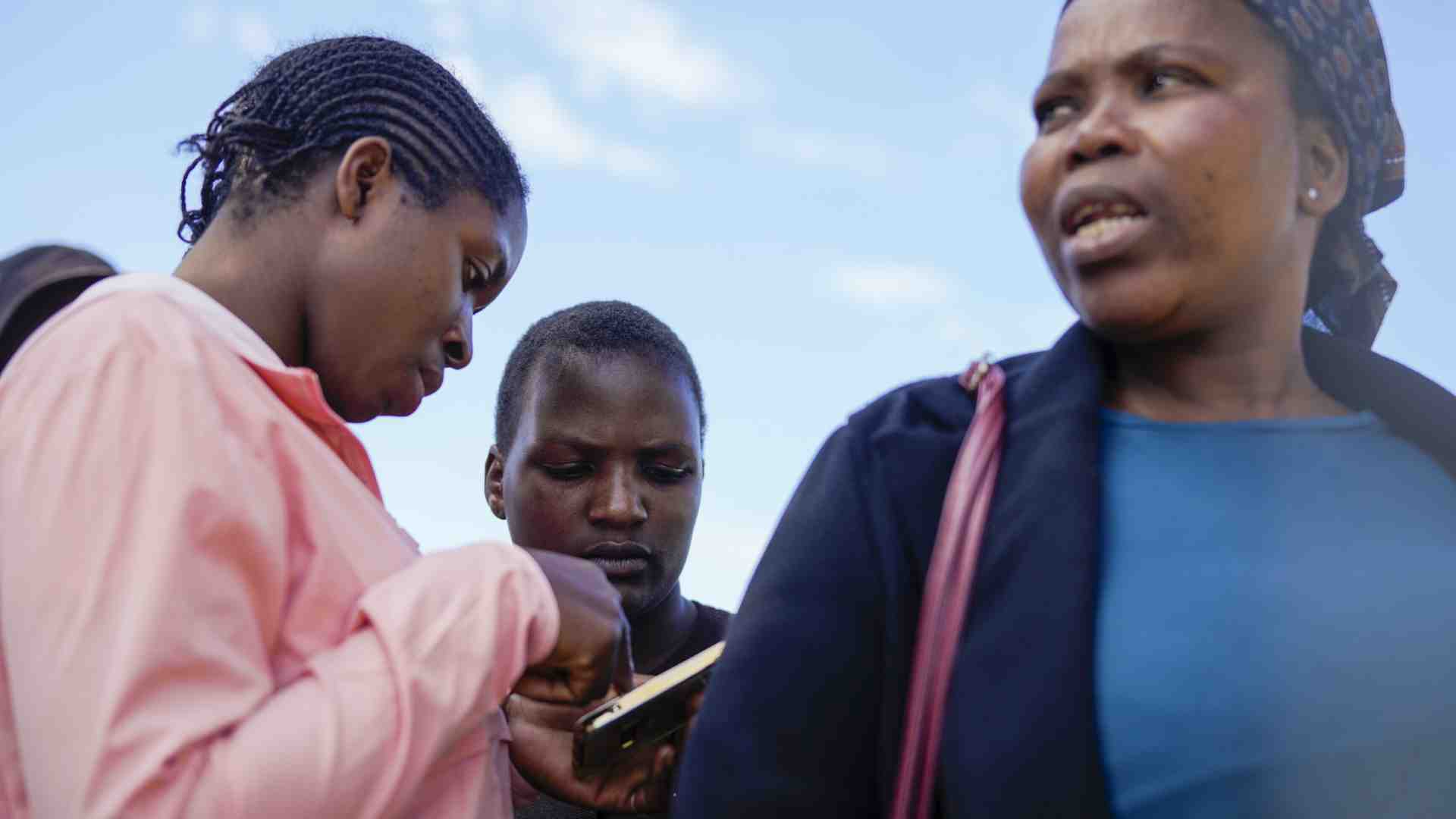 Nove persone venute qui dal Ruanda. Aiutarsi e consolarsi, ecco come si fa