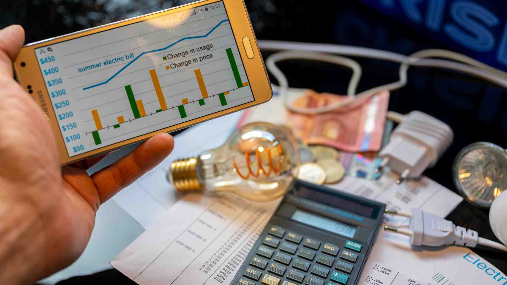 Aiuto, il debito ci soffoca!