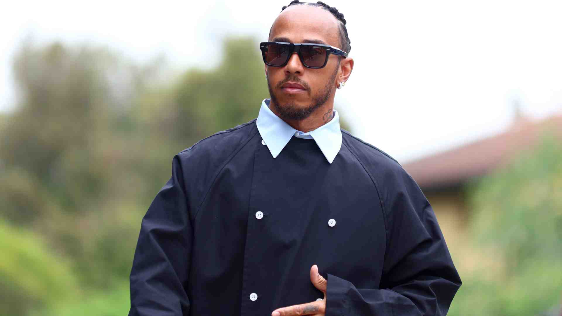 Il primo weekend da ferrarista di sir Lewis Hamilton