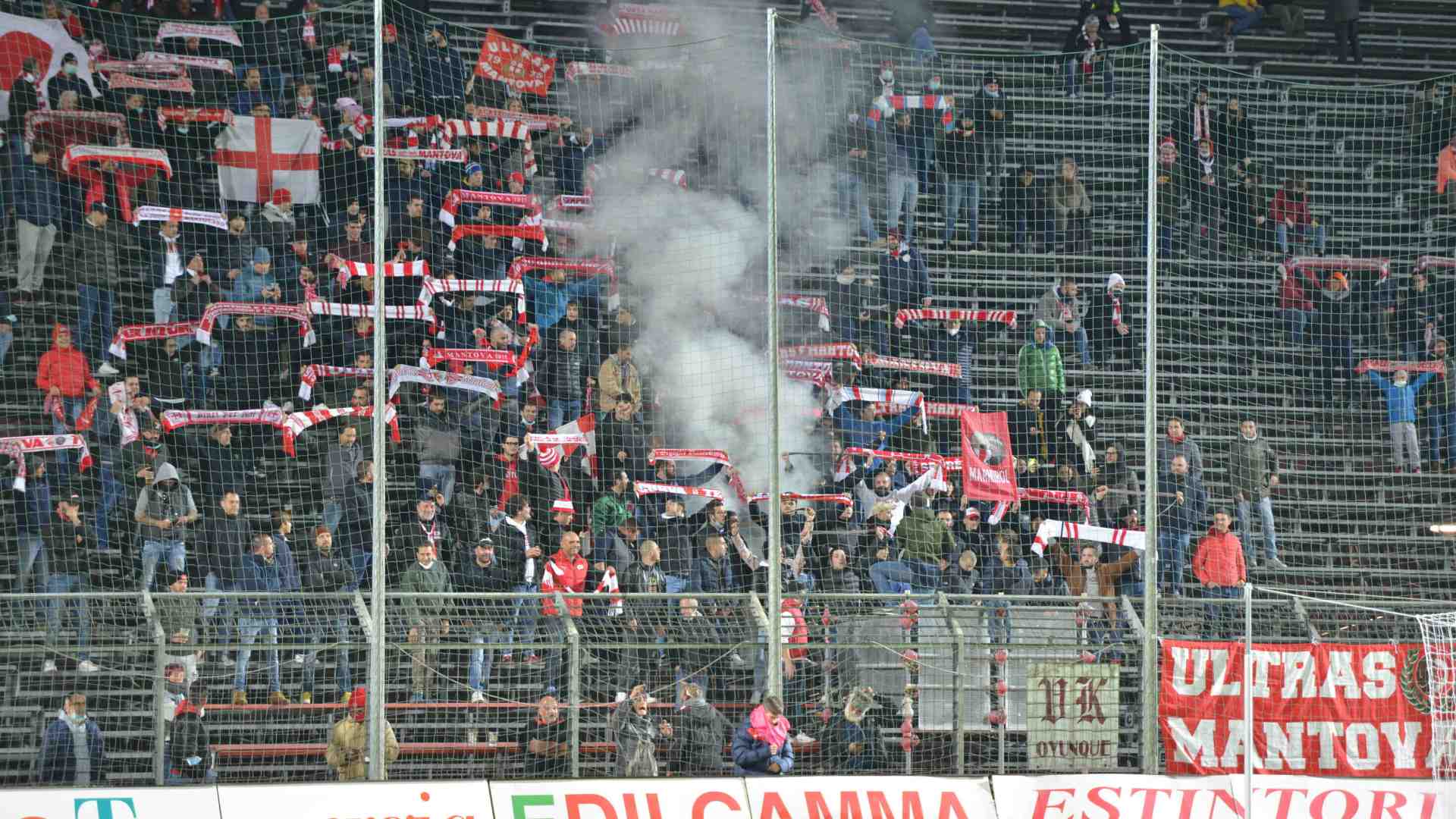 Il ds che fa le squadre con un pennello