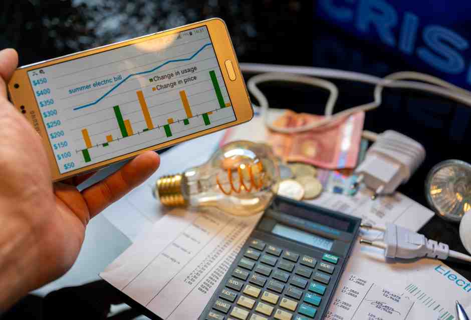 Aiuto, il debito ci soffoca!