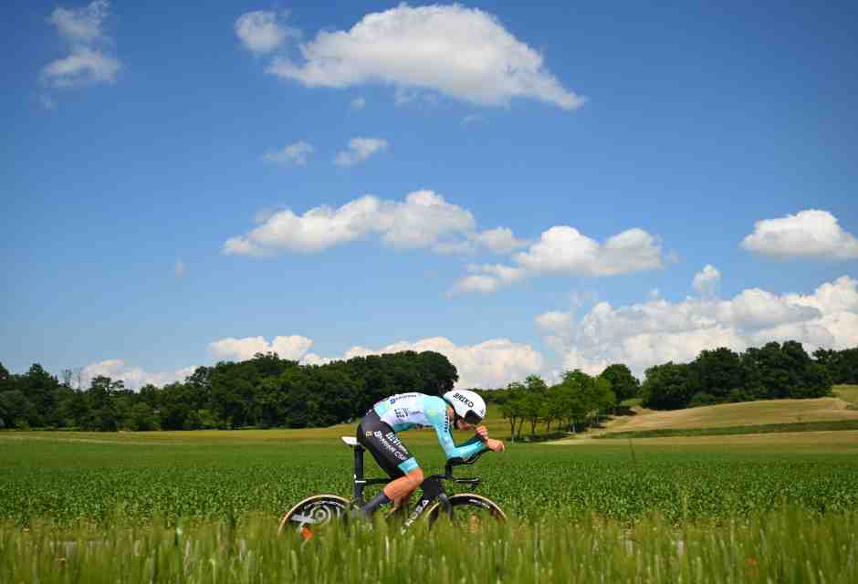 Il viaggio del Giro d'Italia raccontato da Domenico Pozzovivo e Giulio Pellizzari