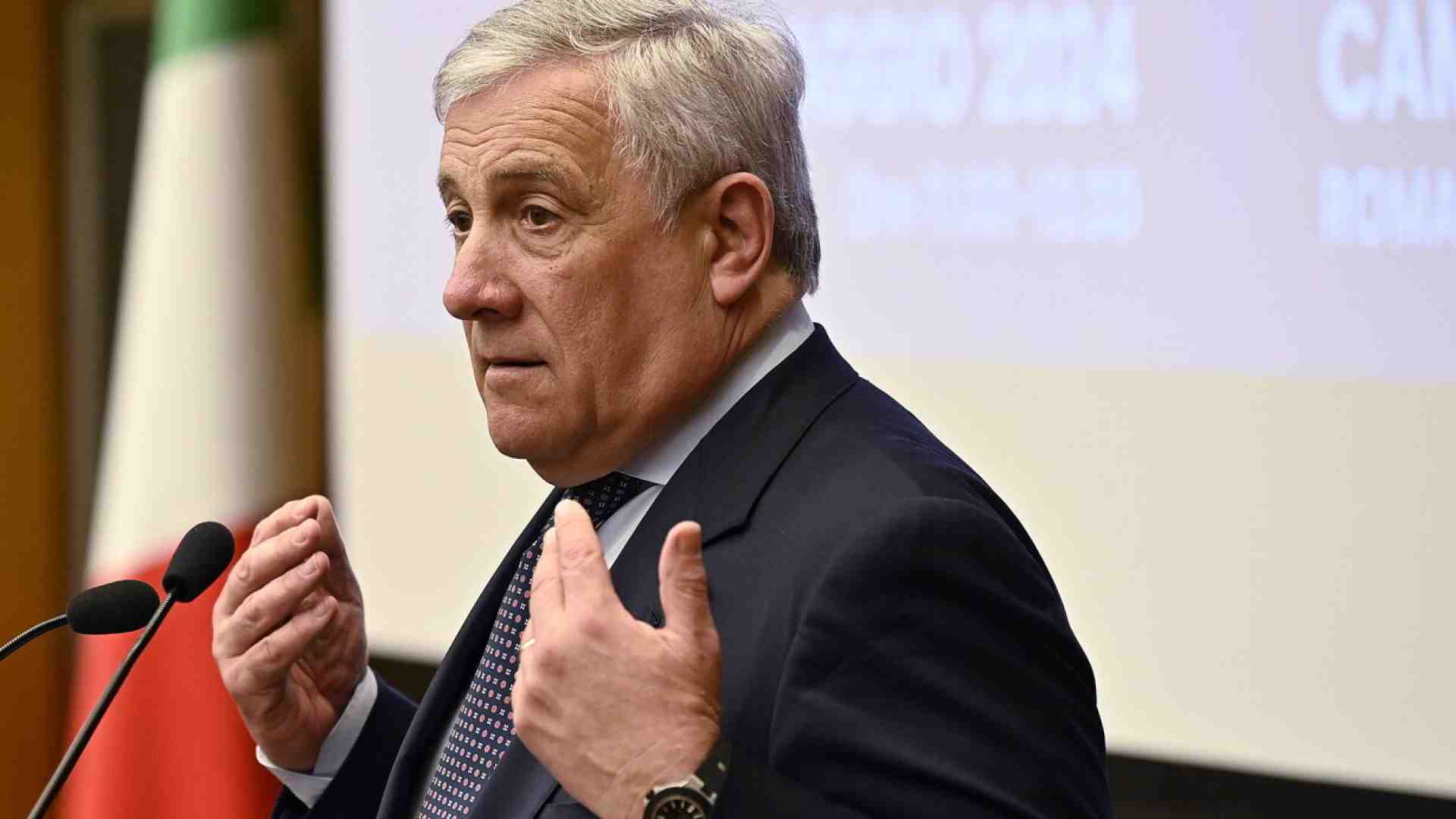 Tajani: "Il mandato d'arresto all'Aia? Inaccettabile mettere sullo stesso piano Hamas e Israele"