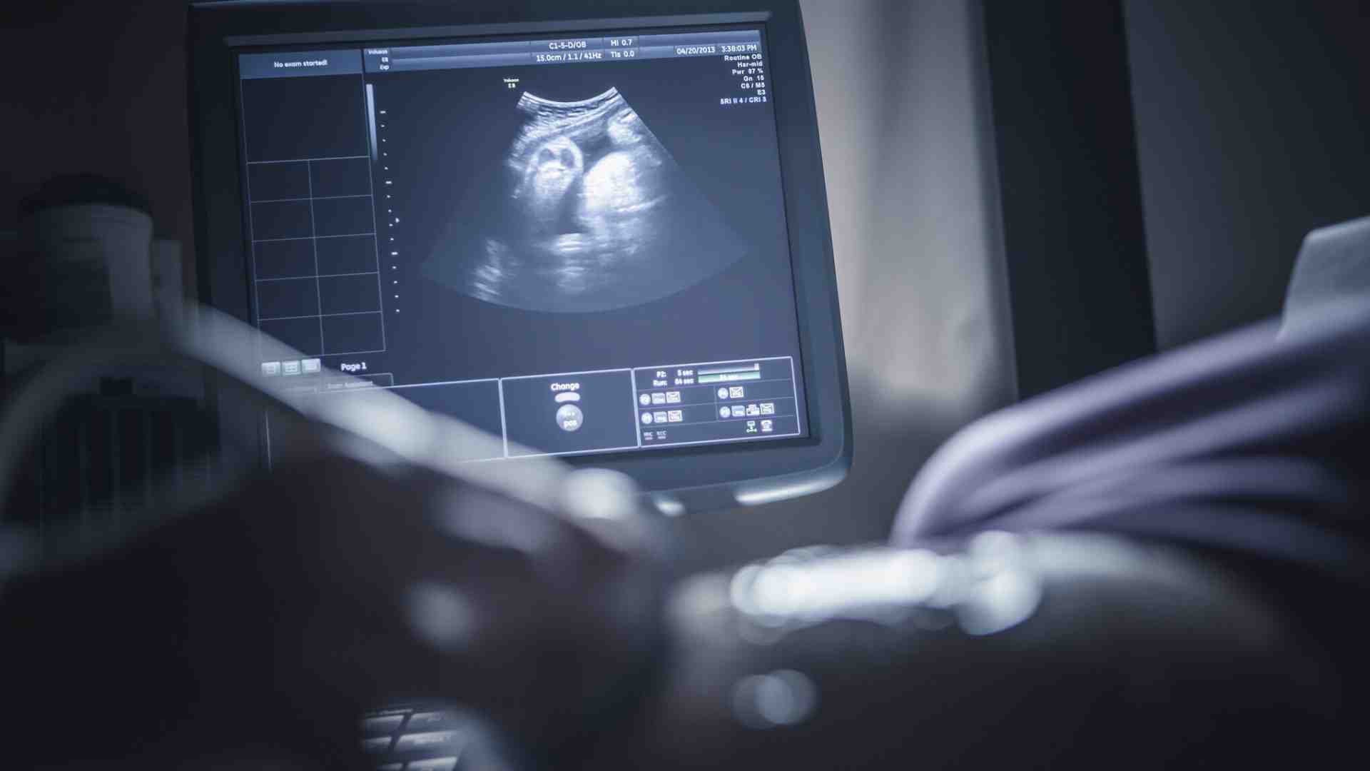 Ecco qual è il vero costo di essere madri