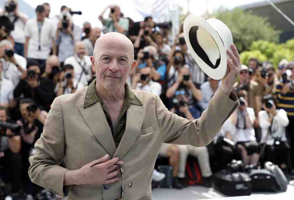 Dal popolo festivaliero un solo grido: la Palma al gangster musical messicano