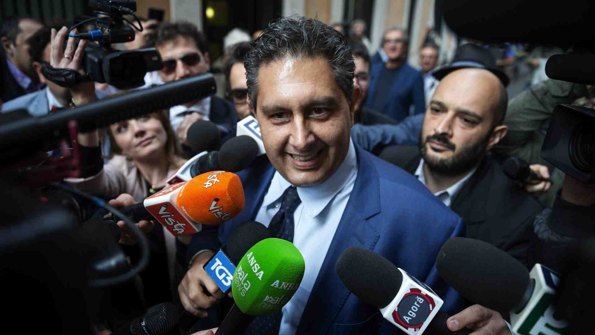 “Mai fatto pressioni o favorito qualcuno”. Toti si difende