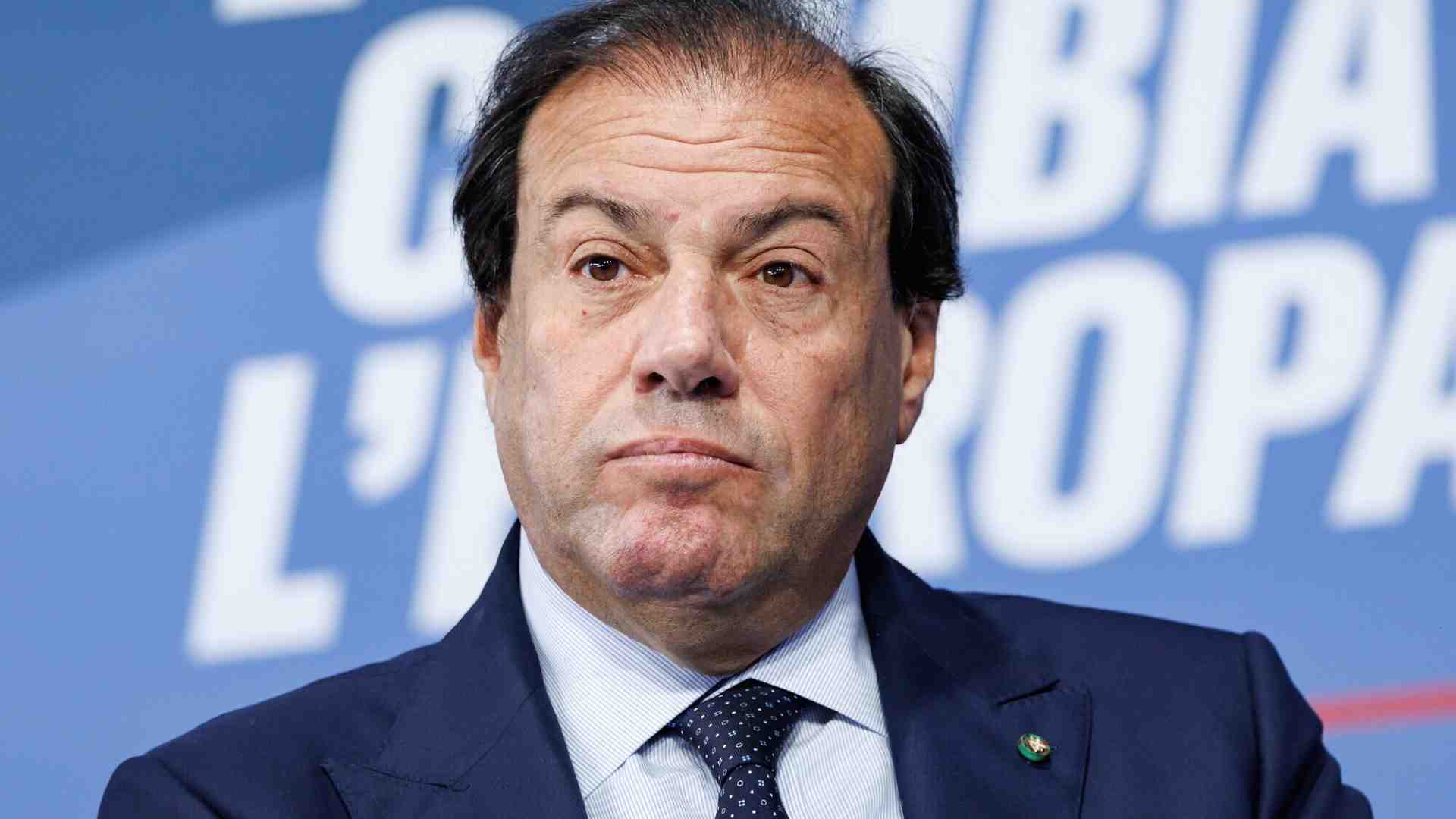 Ritratto di Maurizio Leo, il "sahariano" del redditometro che Meloni ha bloccato