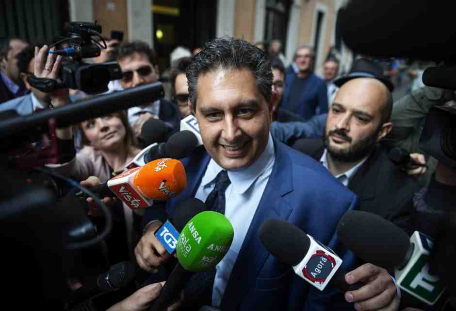 “Mai fatto pressioni o favorito qualcuno”. Toti si difende