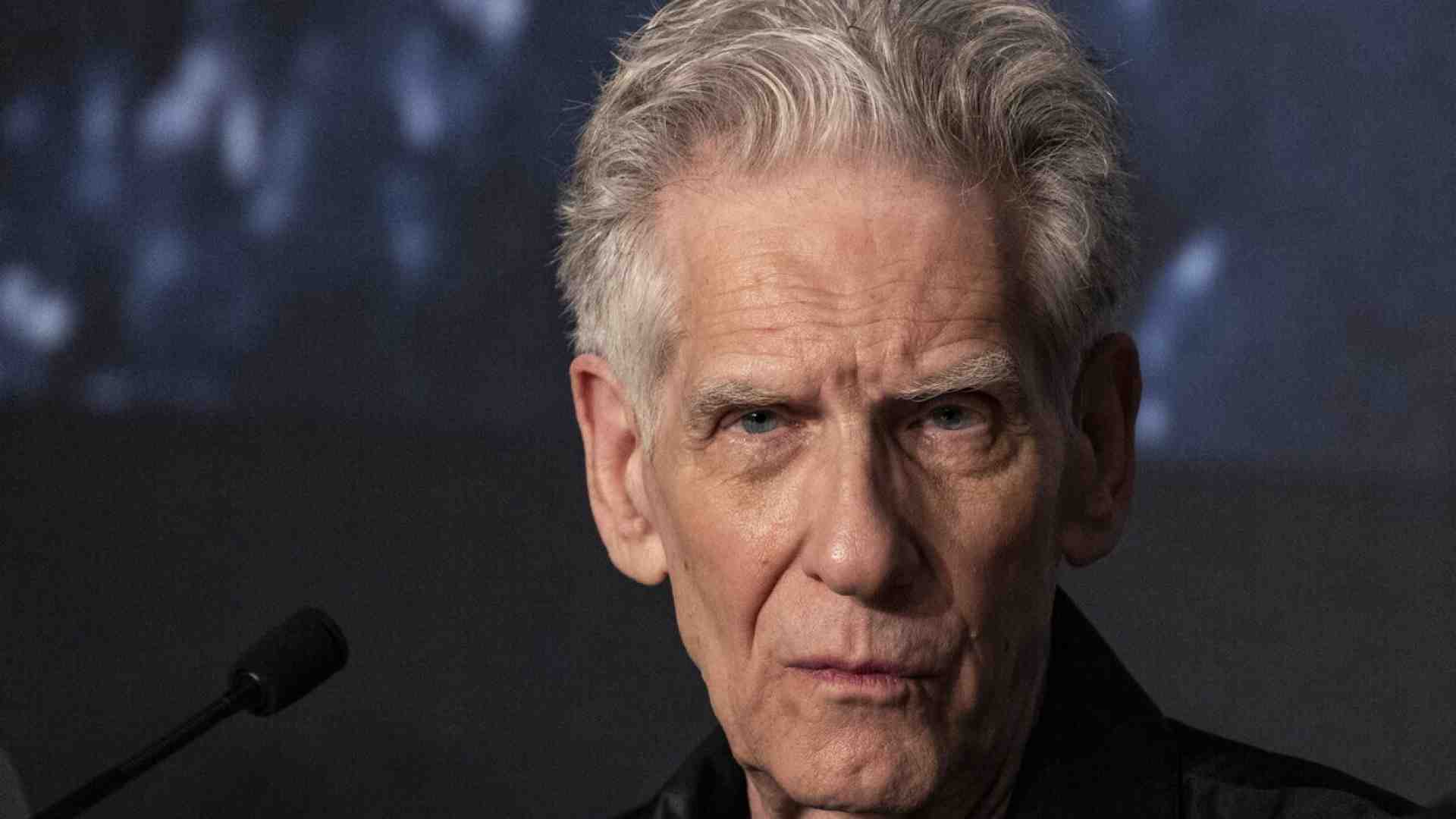 Cena col morto. A Cannes "The Shrouds" di David Cronenberg