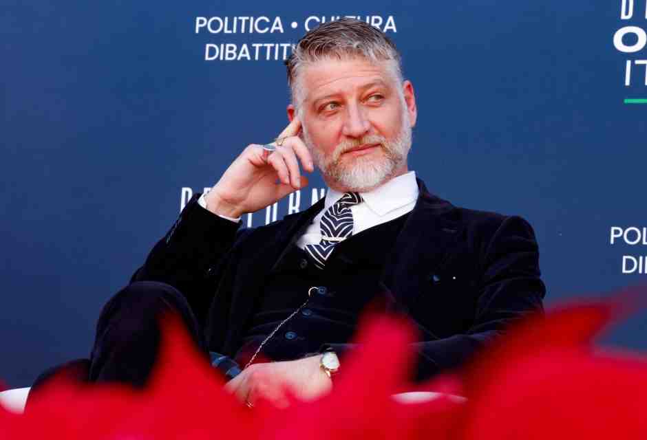 Il libro di Giuli e la domanda alla destra: “Con il potere che ci vuoi fare?”