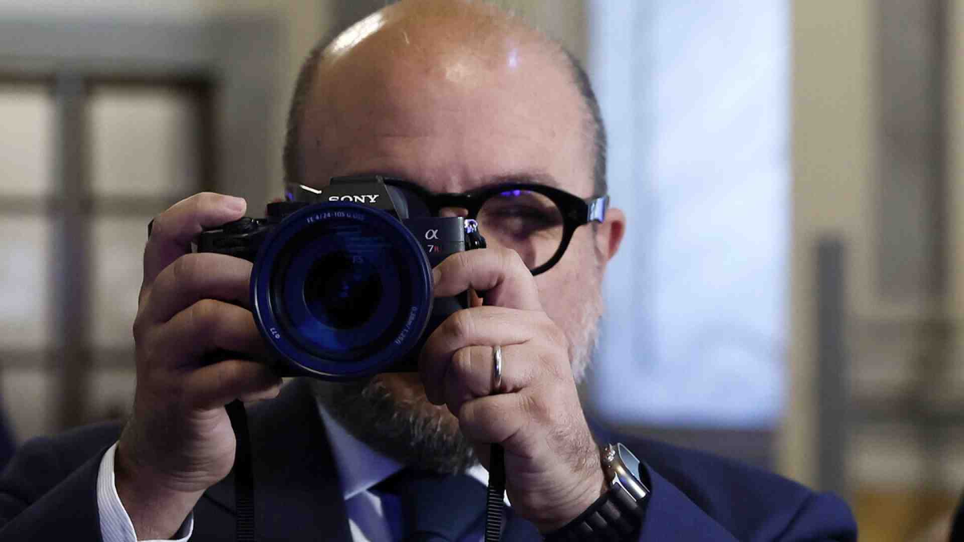 Sangiuliano kolossal: vuole scippare al Pd Cinecittà e fa la rivoluzione al ministero