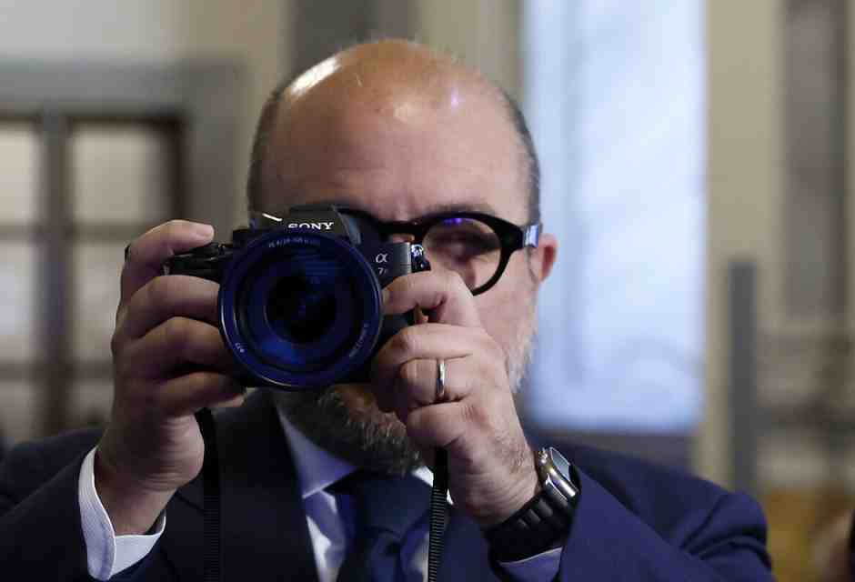 Sangiuliano kolossal: vuole scippare al Pd Cinecittà e fa la rivoluzione al ministero