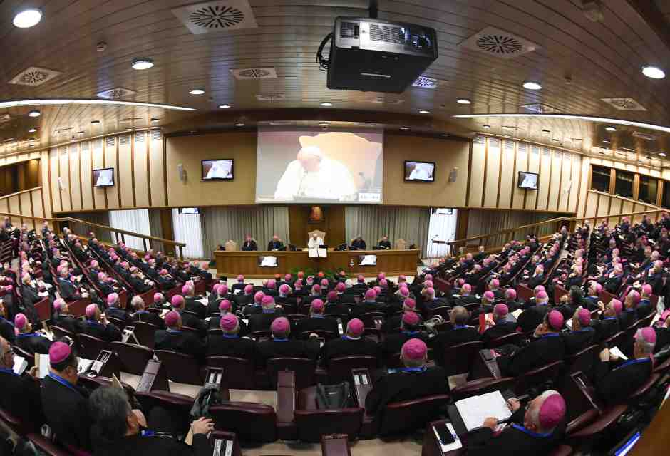 È finita la tregua con il governo: i vescovi scendono in campo