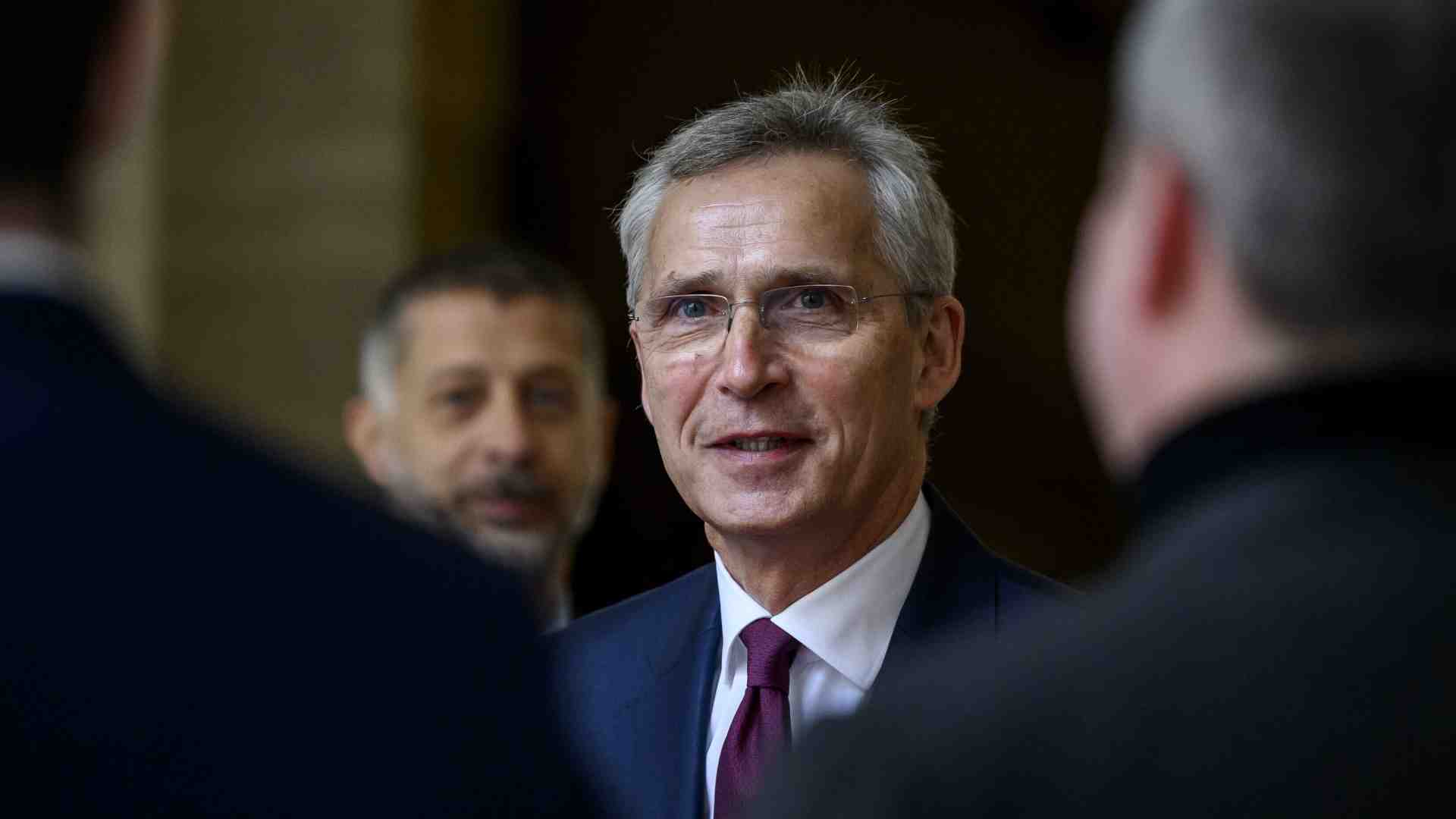 "Armi Nato per colpire in Russia". Così Stoltenberg si inimica governo e opposizione in Italia