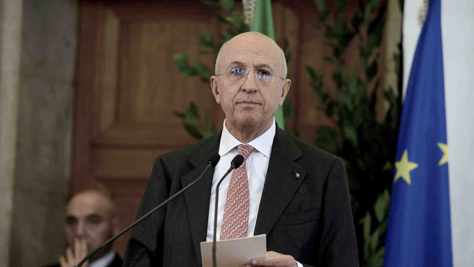 I non trascurabili problemi della proposta Abi di mettere un tetto al debito pubblico