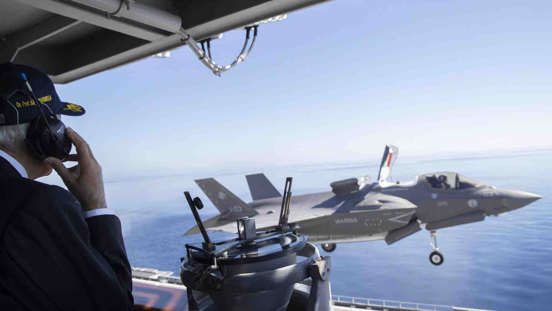 Il Cavour salpa per l'Indo-Pacifico, ma zitto zitto. Meloni non vuole irritare la Cina