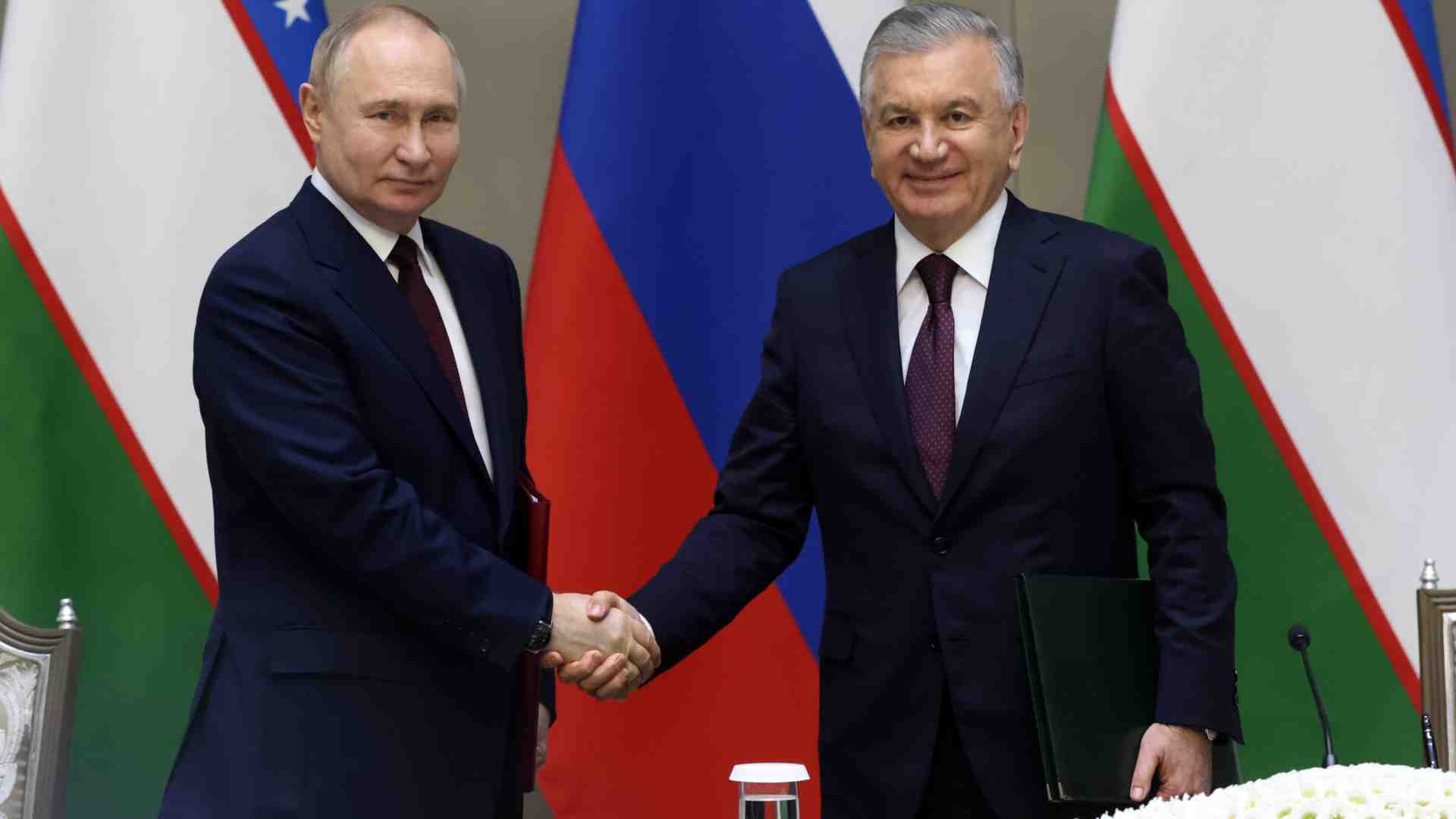 L’Uzbekistan accoglie Vladimir Putin ma poi va a trattare con l’Ue a Roma